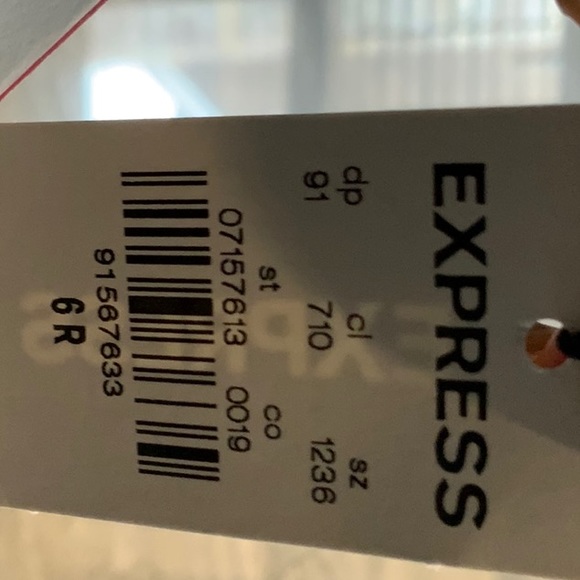 NEVER WORN Mid Wise Stretch Express Jeans size 6R - Picture 4 of 5